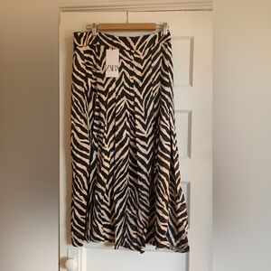 NWT Zara animal print skirt